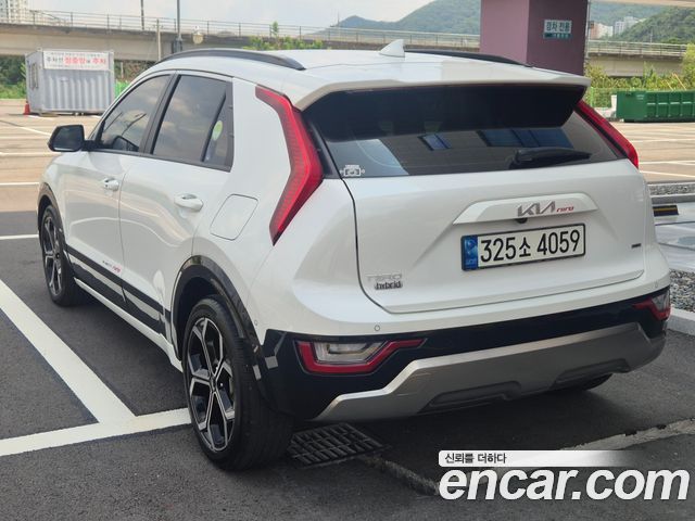 Kia Niro Signature 2022 — фото 2