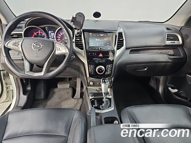KG Mobility (SsangYong) Tivoli Diesel VX 2WD 2016 — фото 5