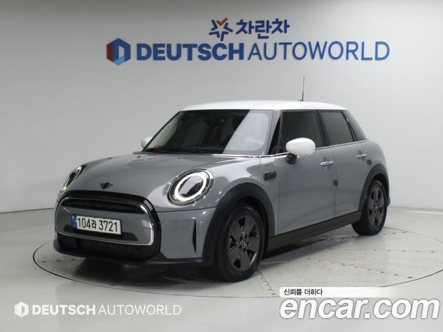 MINI Cooper 5Door Classic Third Generation 2023 — фото 1