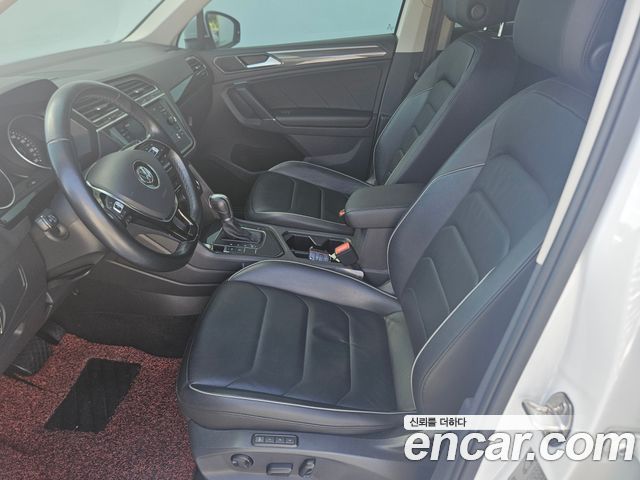 Volkswagen Tiguan (II) 2.0 TDI Premium 2018 — фото 8