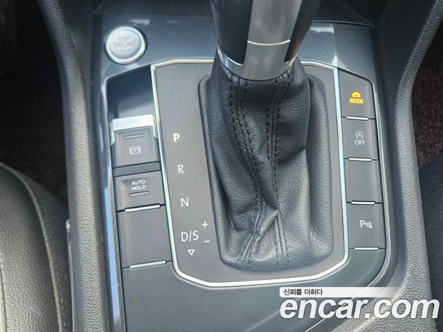Volkswagen Tiguan (II) 2.0 TDI Premium 2018 — фото 17