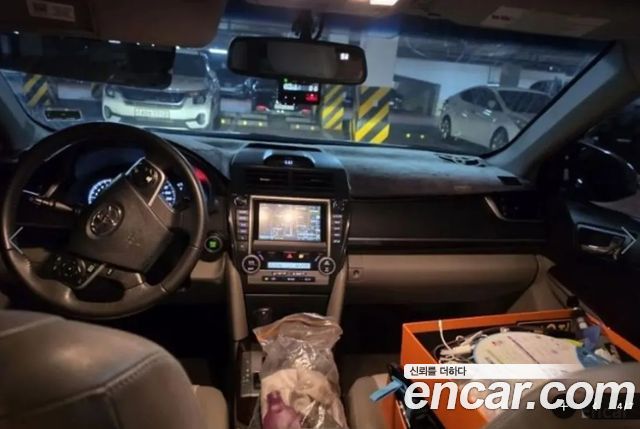 Toyota Camry 2.5 XLE 2013 — фото 4