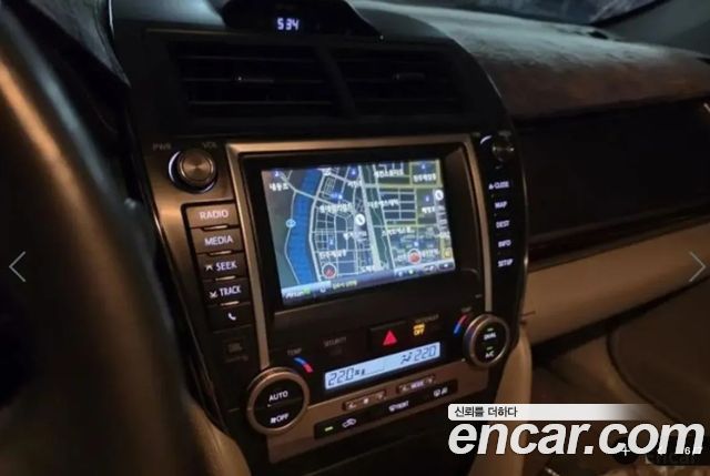 Toyota Camry 2.5 XLE 2013 — фото 6