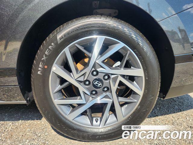 Hyundai Grandeur (GN7) 2,5 Gasoline 2WD Premium 2025 — фото 18
