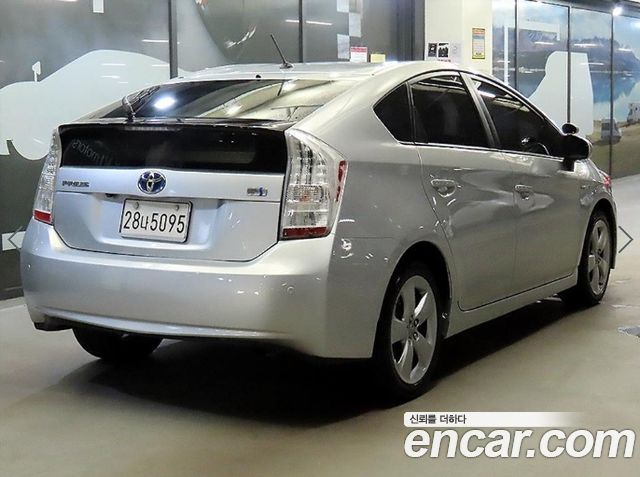 Toyota Prius 1.8 2011 — фото 4