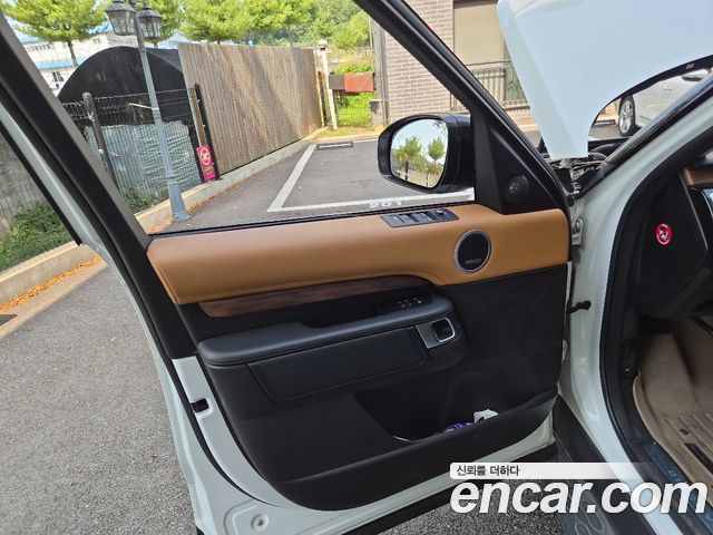 Land Rover Discovery 5 3.0 TD6 HSE Luxury 2018 — фото 10