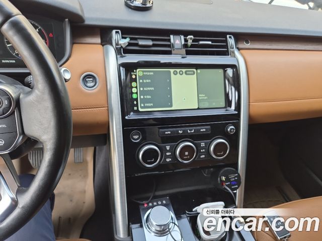 Land Rover Discovery 5 3.0 TD6 HSE Luxury 2018 — фото 17