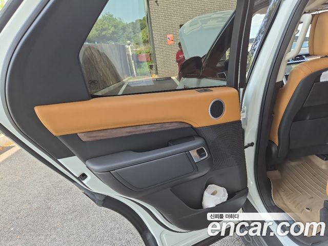 Land Rover Discovery 5 3.0 TD6 HSE Luxury 2018 — фото 20