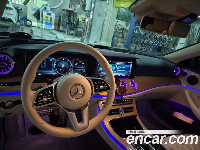 Mercedes-Benz E-Class (W213) E220d Cabriolet 2020 — фото 19