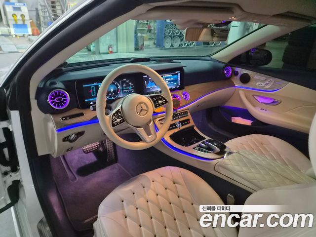 Mercedes-Benz E-Class (W213) E220d Cabriolet 2020 — фото 23