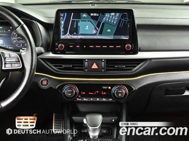 Kia K3 (II) 1.6 Turbo GT 5Door Signature 2022 — фото 18