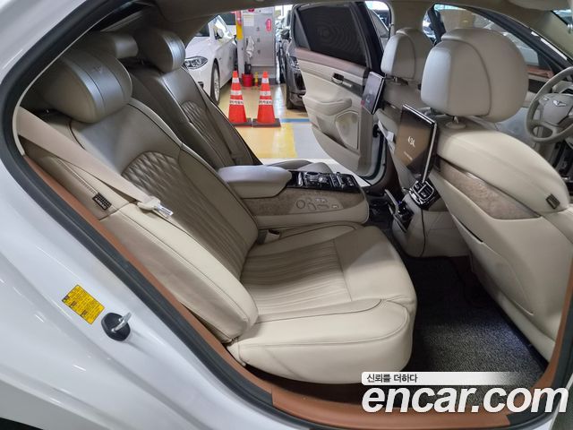 Genesis G90 3.8 AWD Prestige 2021 — фото 16