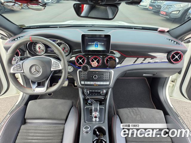 Mercedes-Benz GLA-Class (X156) GLA45 AMG 4MATIC 2019 — фото 7
