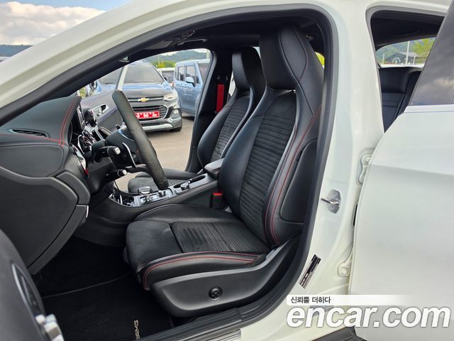 Mercedes-Benz GLA-Class (X156) GLA45 AMG 4MATIC 2019 — фото 21