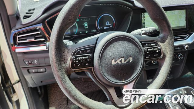 Kia Niro EV Prestige 2022 — фото 15
