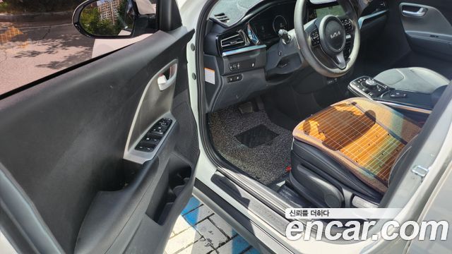Kia Niro EV Prestige 2022 — фото 16