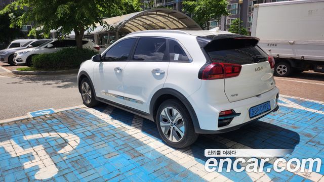 Kia Niro EV Prestige 2022 — фото 20