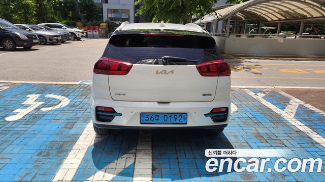 Kia Niro EV Prestige 2022 — фото 24
