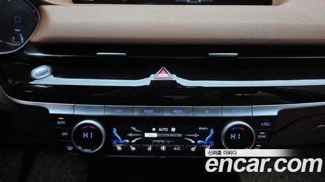 Genesis G80 (RG3) Gasoline 2.5 Turbo 2WD 2022 — фото 17