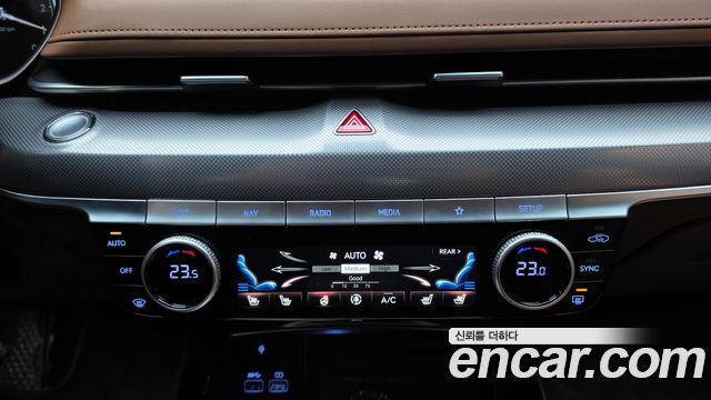 Genesis G80 (RG3) Gasoline 2.5 Turbo AWD 2023 — фото 17