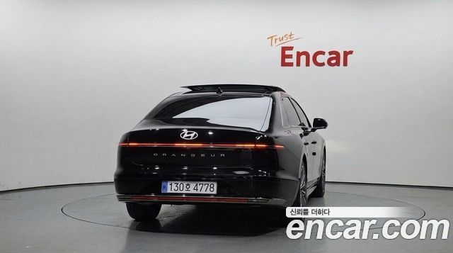 Hyundai Grandeur (GN7) 2,5 Gasoline 2WD Calligraphy 2023 — фото 4