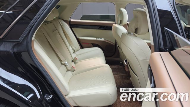 Hyundai Grandeur (GN7) 2,5 Gasoline 2WD Calligraphy 2023 — фото 11