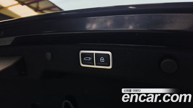 Hyundai Grandeur (GN7) 2,5 Gasoline 2WD Calligraphy 2023 — фото 19