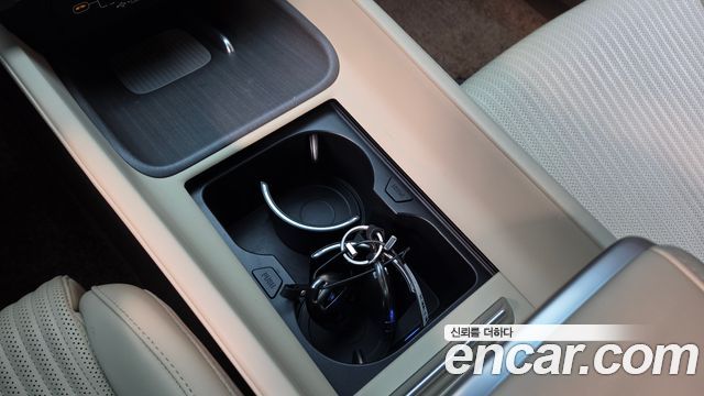 Hyundai Grandeur (GN7) 2,5 Gasoline 2WD Calligraphy 2023 — фото 20