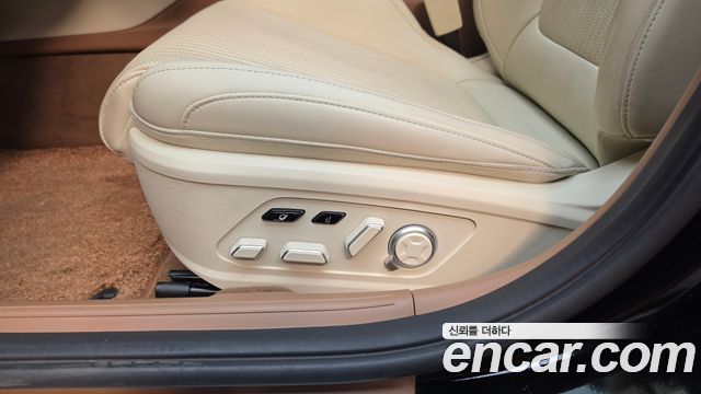 Hyundai Grandeur (GN7) 2,5 Gasoline 2WD Calligraphy 2023 — фото 34