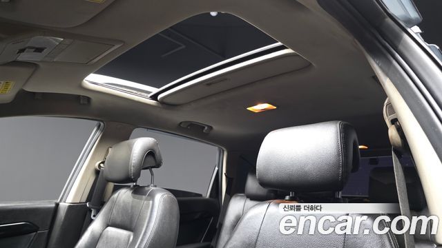 Chevrolet Captiva 4WD LTZ 2012 — фото 17