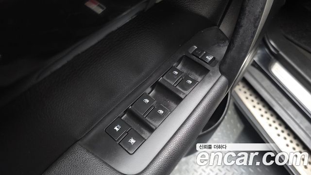 Chevrolet Captiva 4WD LTZ 2012 — фото 27