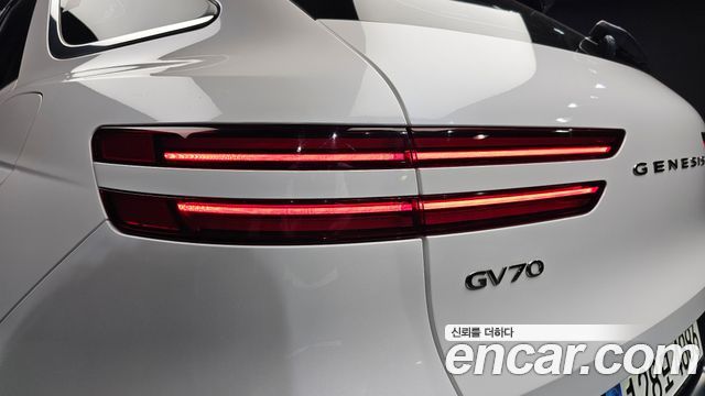 Genesis GV70 2.5T Gasoline 2WD 2024 — фото 23