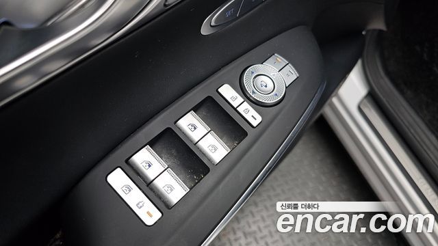Genesis GV70 2.5T Gasoline 2WD 2024 — фото 31