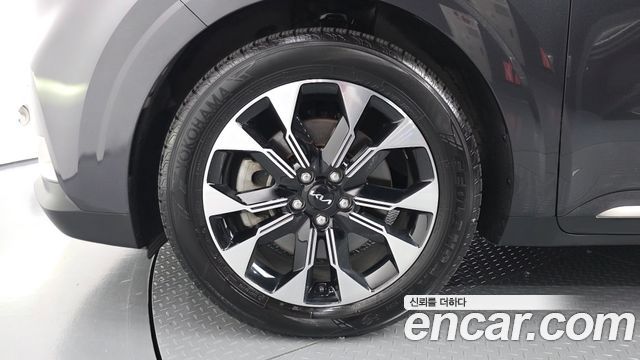 Kia Carnival (IV) Gasoline 7-Seater Signature 2023 — фото 5