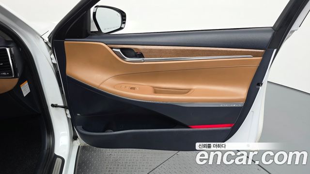 Hyundai Grandeur Hybrid (IG) Exclusive Special 2018 — фото 24
