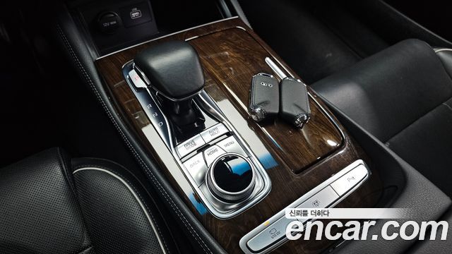 Kia K9 3.8 GDI AWD PlatinumⅡ 2019 — фото 9