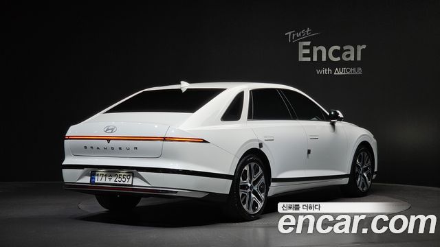 Hyundai Grandeur (GN7) 2,5 Gasoline 2WD Exclusive 2023 — фото 2