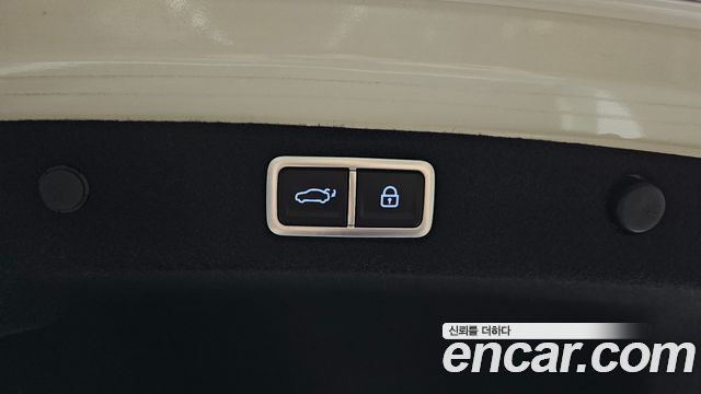 Hyundai Grandeur (GN7) 2,5 Gasoline 2WD Exclusive 2023 — фото 16