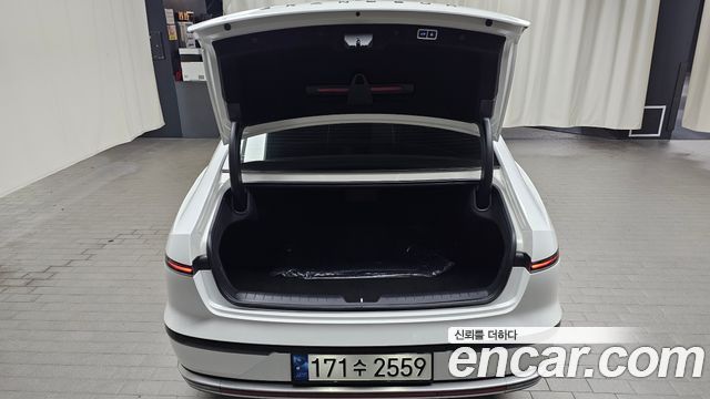 Hyundai Grandeur (GN7) 2,5 Gasoline 2WD Exclusive 2023 — фото 17