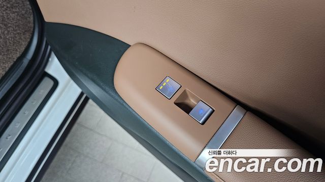Hyundai Grandeur (GN7) 2,5 Gasoline 2WD Exclusive 2023 — фото 29