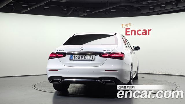 Mercedes-Benz E-Class (W213) E220d 4MATIC AMG Line 2021 — фото 4