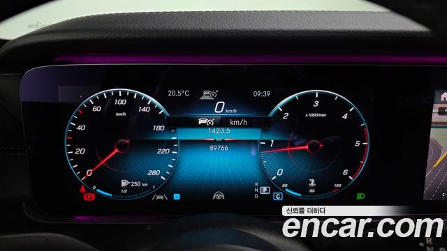 Mercedes-Benz E-Class (W213) E220d 4MATIC AMG Line 2021 — фото 8