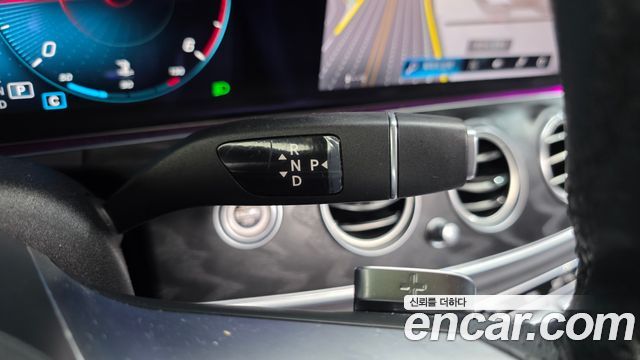 Mercedes-Benz E-Class (W213) E220d 4MATIC AMG Line 2021 — фото 9