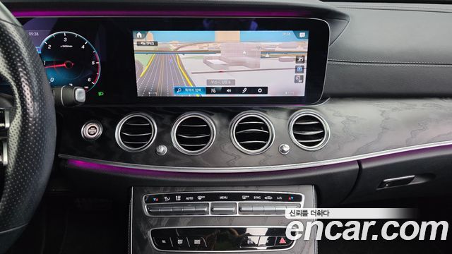 Mercedes-Benz E-Class (W213) E220d 4MATIC AMG Line 2021 — фото 14