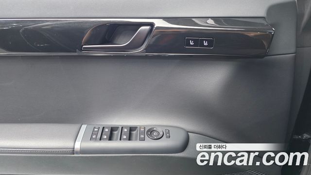 Hyundai Grandeur (GN7) 2,5 Gasoline 2WD Exclusive 2023 — фото 17