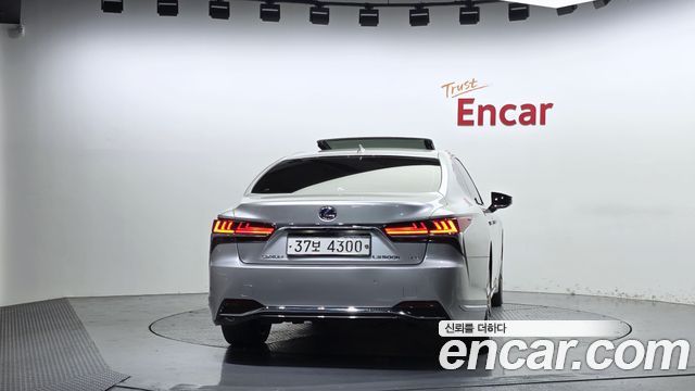 Lexus LS500h (V) 3.5 Platinum AWD 2018 — фото 4