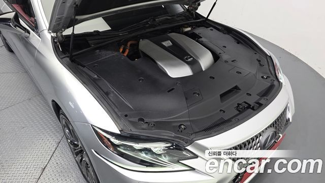 Lexus LS500h (V) 3.5 Platinum AWD 2018 — фото 6