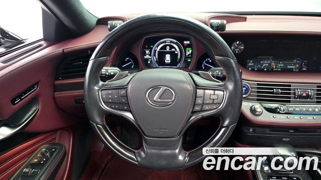 Lexus LS500h (V) 3.5 Platinum AWD 2018 — фото 13