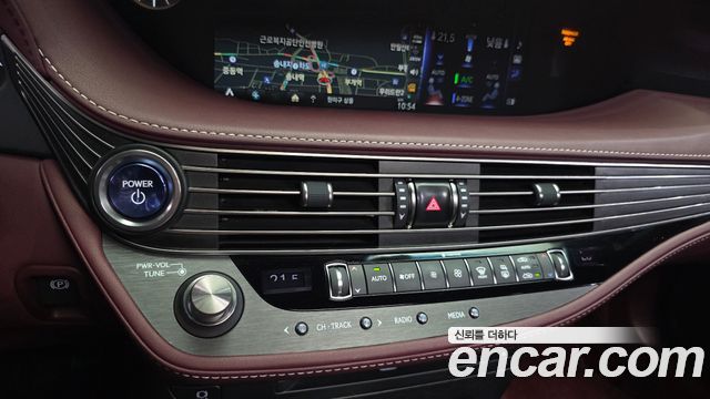 Lexus LS500h (V) 3.5 Platinum AWD 2018 — фото 14