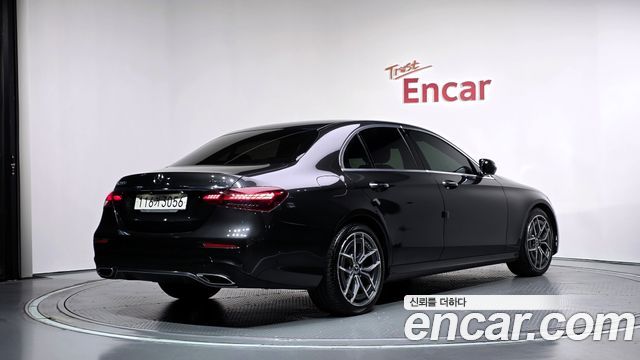 Mercedes-Benz E-Class (W213) E220d 4MATIC AMG Line 2022 — фото 2